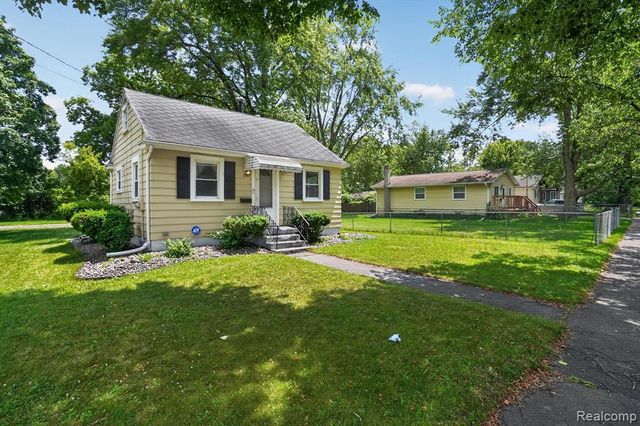 3901 Lowcroft Avenue, Lansing, MI 48910