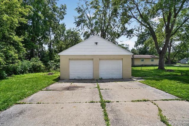 3901 Lowcroft Avenue, Lansing, MI 48910