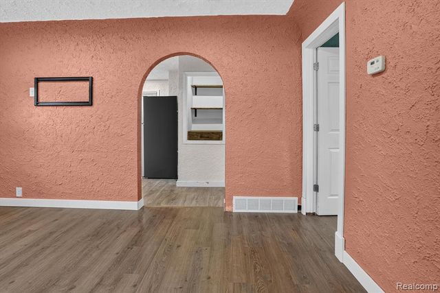3901 Lowcroft Avenue, Lansing, MI 48910