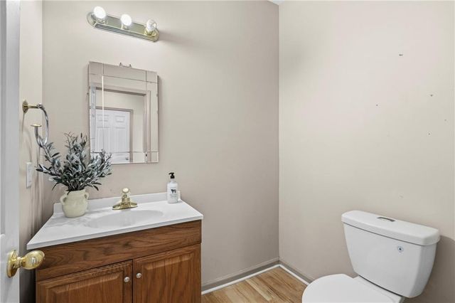 991 Bay Pointe Way SW, Lilburn, GA 30047