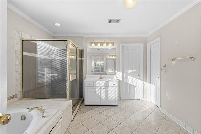 991 Bay Pointe Way SW, Lilburn, GA 30047