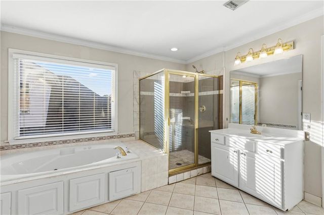 991 Bay Pointe Way SW, Lilburn, GA 30047