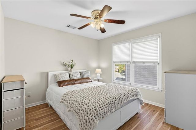 991 Bay Pointe Way SW, Lilburn, GA 30047