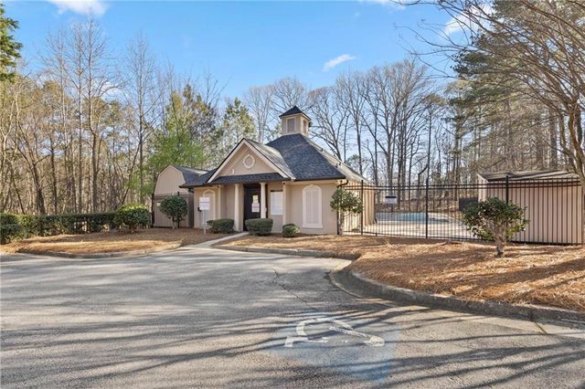 991 Bay Pointe Way SW, Lilburn, GA 30047