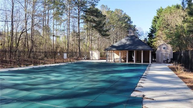 991 Bay Pointe Way SW, Lilburn, GA 30047