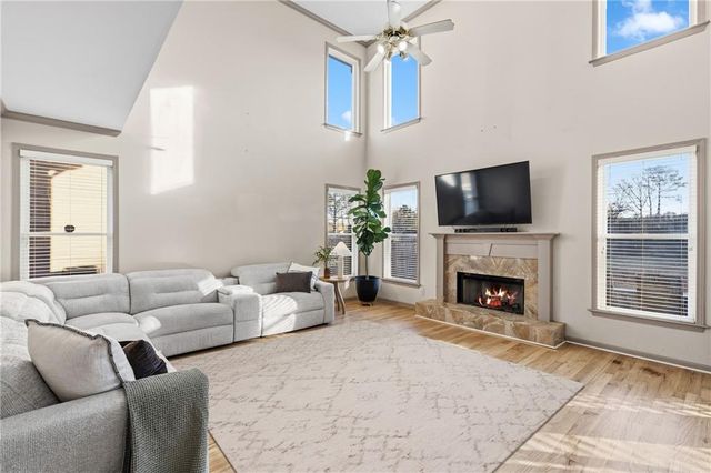 991 Bay Pointe Way SW, Lilburn, GA 30047