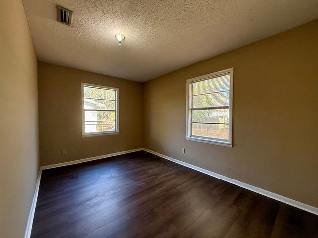 210 Davenport, Headland, AL 36345