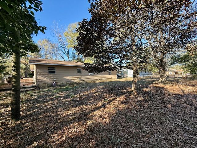 210 Davenport, Headland, AL 36345