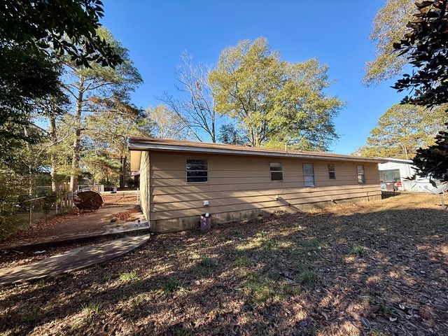 210 Davenport, Headland, AL 36345