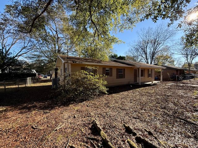 210 Davenport, Headland, AL 36345