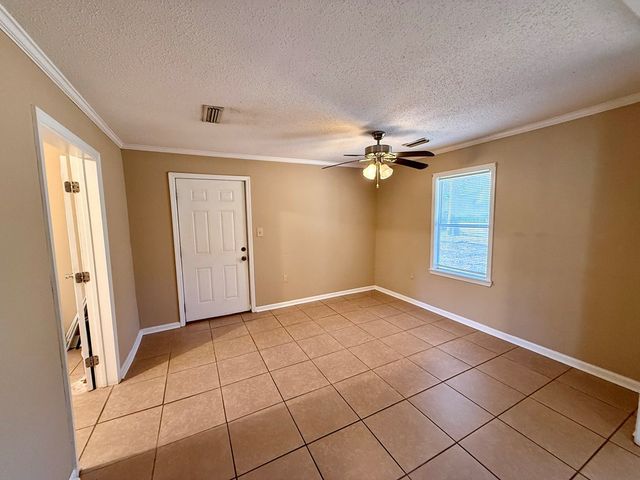 210 Davenport, Headland, AL 36345