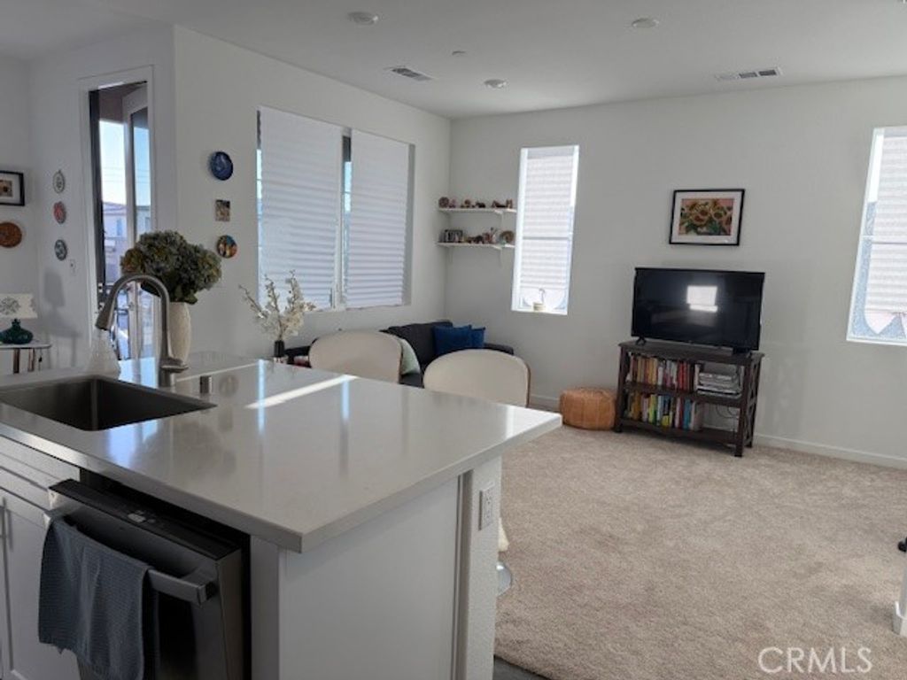 Image 3 of property listing at 4276 S Montoya Paseo, Ontario, CA 91762