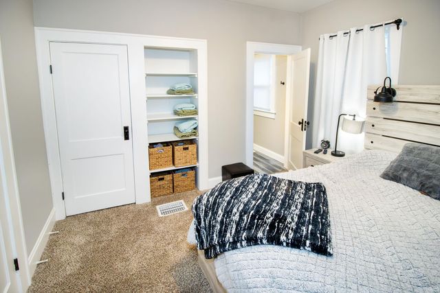 2013 Stringtown Road, Evansville, IN 47711