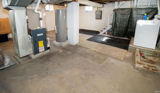 2013 Stringtown Road, Evansville, IN 47711