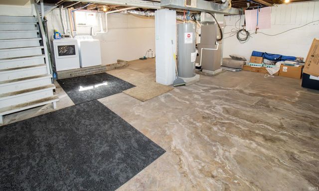 2013 Stringtown Road, Evansville, IN 47711