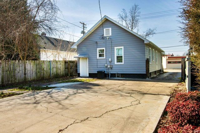 2013 Stringtown Road, Evansville, IN 47711