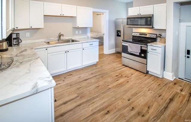 2013 Stringtown Road, Evansville, IN 47711