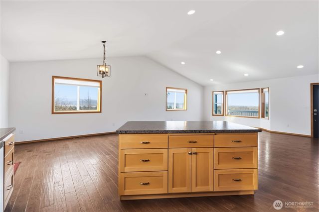 58 Alger Creek Heights Road, Cathlamet, WA 98612
