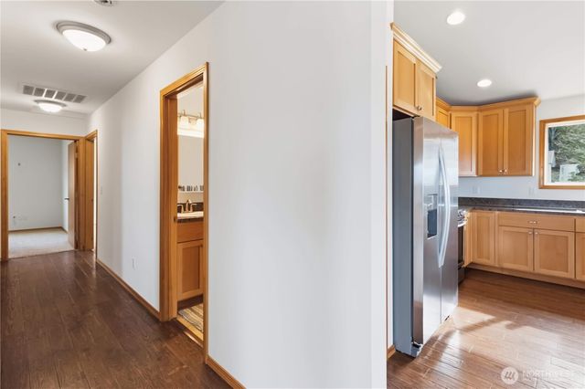 58 Alger Creek Heights Road, Cathlamet, WA 98612