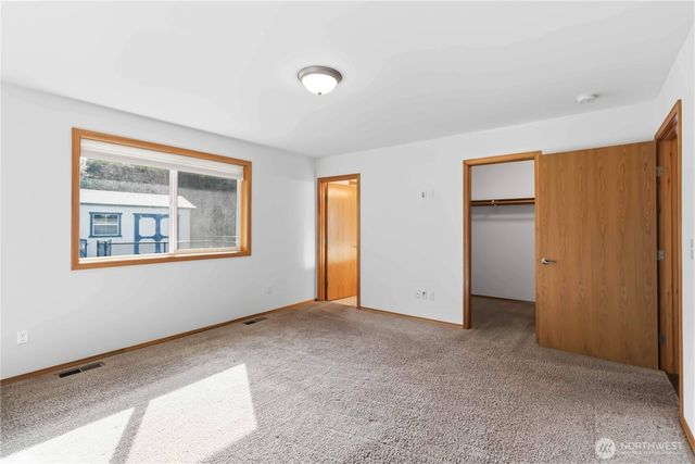 58 Alger Creek Heights Road, Cathlamet, WA 98612