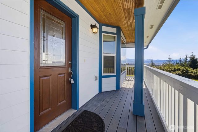 58 Alger Creek Heights Road, Cathlamet, WA 98612