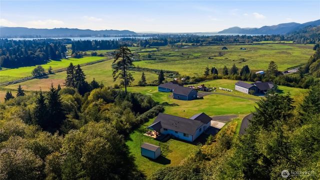 58 Alger Creek Heights Road, Cathlamet, WA 98612