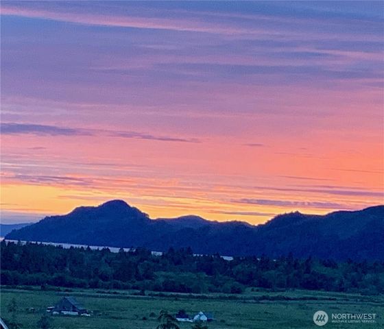 58 Alger Creek Heights Road, Cathlamet, WA 98612