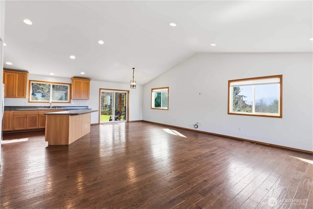 58 Alger Creek Heights Road, Cathlamet, WA 98612