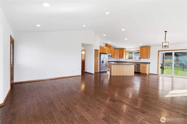 58 Alger Creek Heights Road, Cathlamet, WA 98612