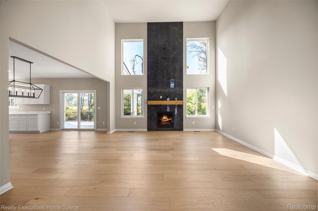 35962 Cascade Drive, New Baltimore, MI 48047