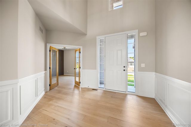 35962 Cascade Drive, New Baltimore, MI 48047