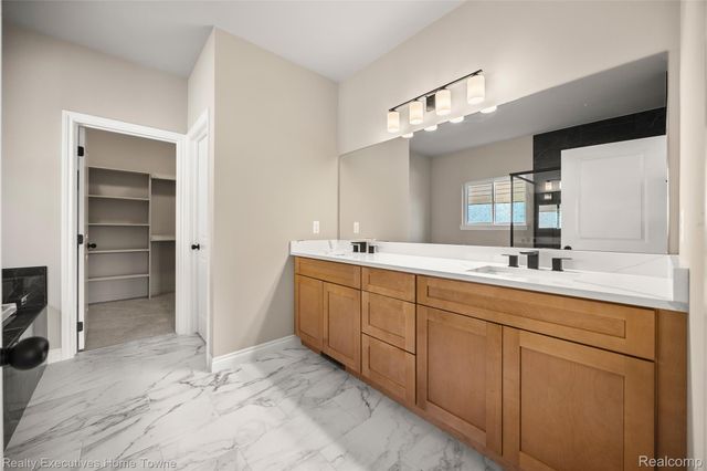 35962 Cascade Drive, New Baltimore, MI 48047