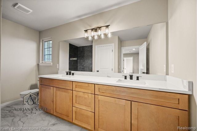 35962 Cascade Drive, New Baltimore, MI 48047
