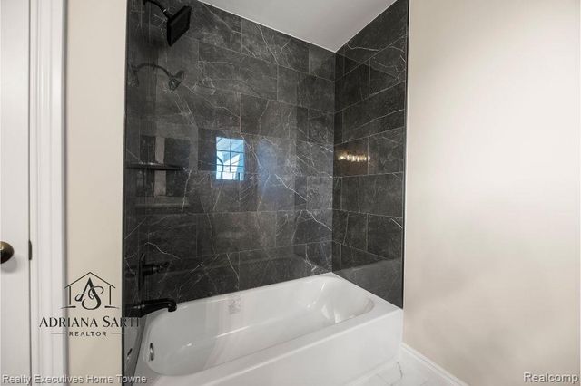35962 Cascade Drive, New Baltimore, MI 48047