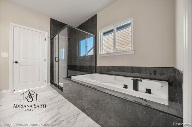 35962 Cascade Drive, New Baltimore, MI 48047