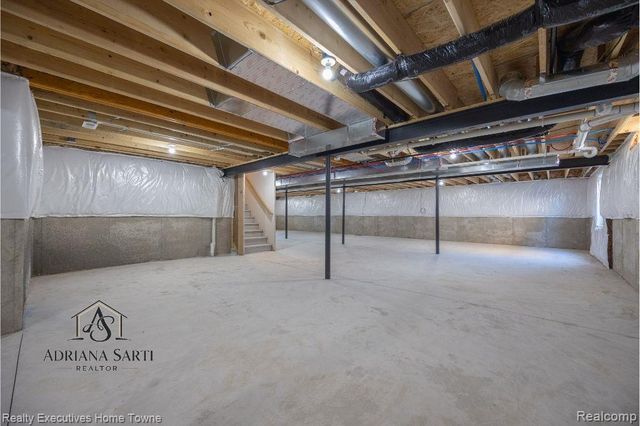 35962 Cascade Drive, New Baltimore, MI 48047