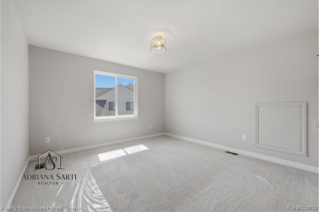 35962 Cascade Drive, New Baltimore, MI 48047