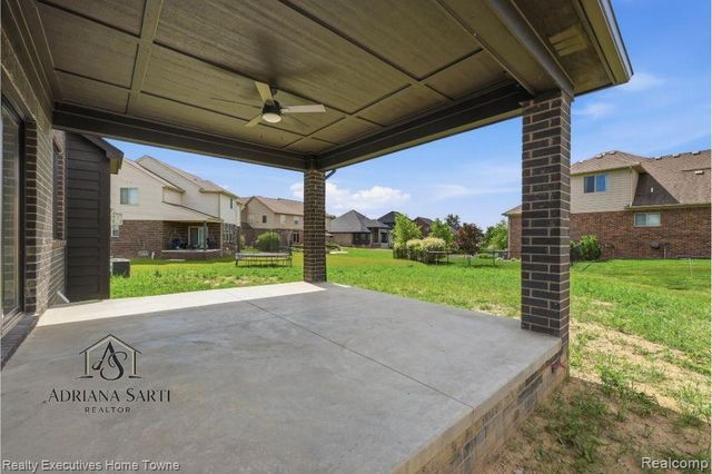 35962 Cascade Drive, New Baltimore, MI 48047