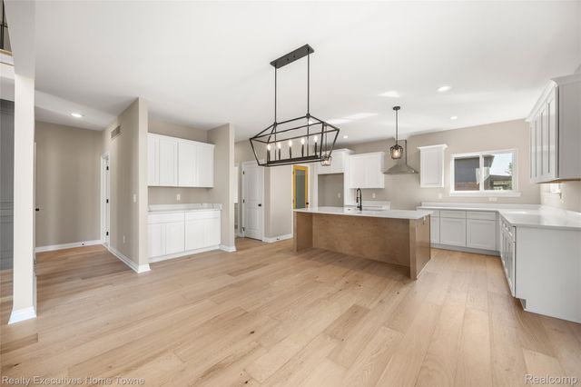 35962 Cascade Drive, New Baltimore, MI 48047