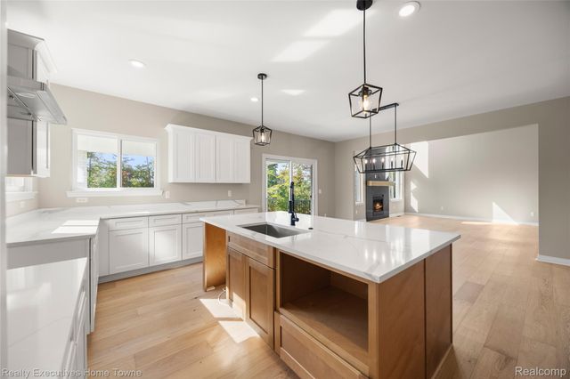 35962 Cascade Drive, New Baltimore, MI 48047