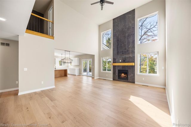 35962 Cascade Drive, New Baltimore, MI 48047