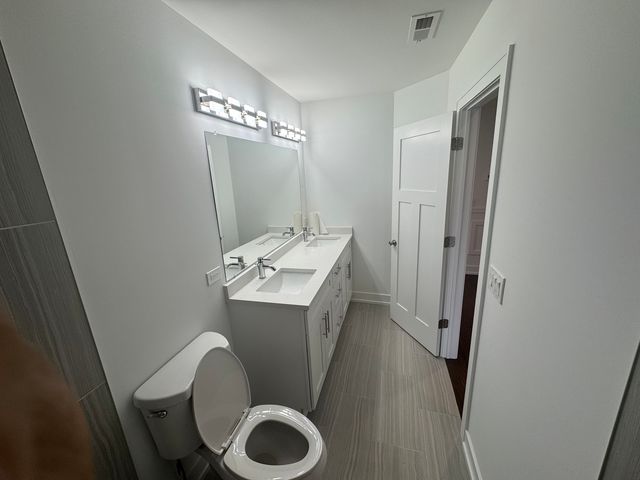 6939 W 95th Place, Oak Lawn, IL 60453