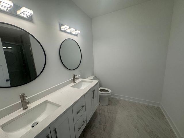 6939 W 95th Place, Oak Lawn, IL 60453