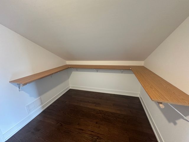 6939 W 95th Place, Oak Lawn, IL 60453