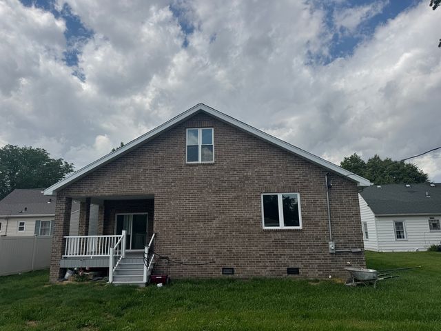 6939 W 95th Place, Oak Lawn, IL 60453