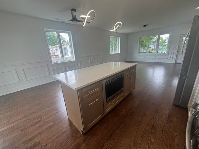 6939 W 95th Place, Oak Lawn, IL 60453