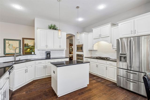 9721 Sam Bass Trail, Fort Worth, TX 76244