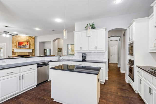 9721 Sam Bass Trail, Fort Worth, TX 76244
