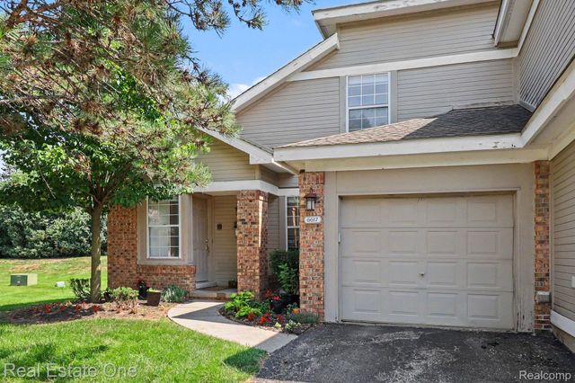 6617 Chimney Sweep, West Bloomfield Charter Township, MI 48322
