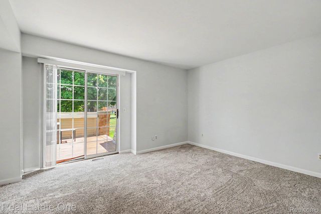 6617 Chimney Sweep, West Bloomfield Charter Township, MI 48322